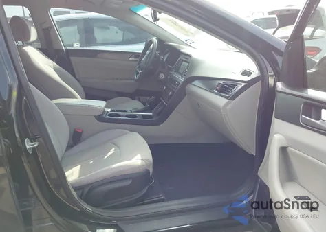 2016 Hyundai Sonata Sport z USA, uszkodzony, nr VIN 5NPE34AF6GH326289